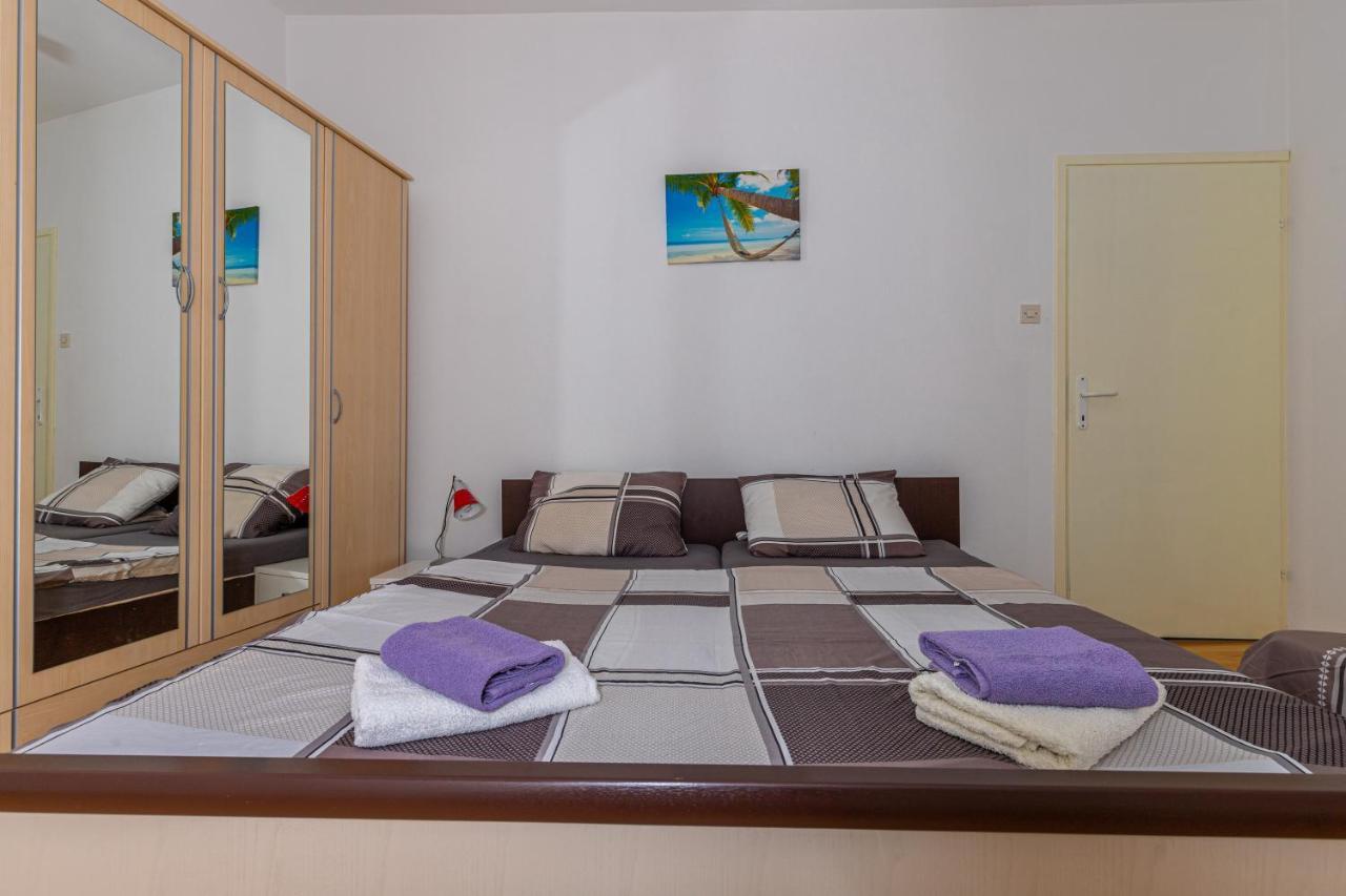Apartmani Gabrijela Crikvenica Exterior foto