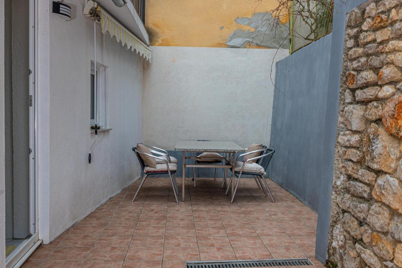 Apartmani Gabrijela Crikvenica Exterior foto